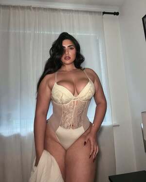 Irena Drezi nude 12