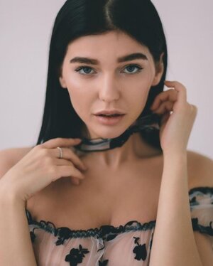 Irena Ortega nude 8