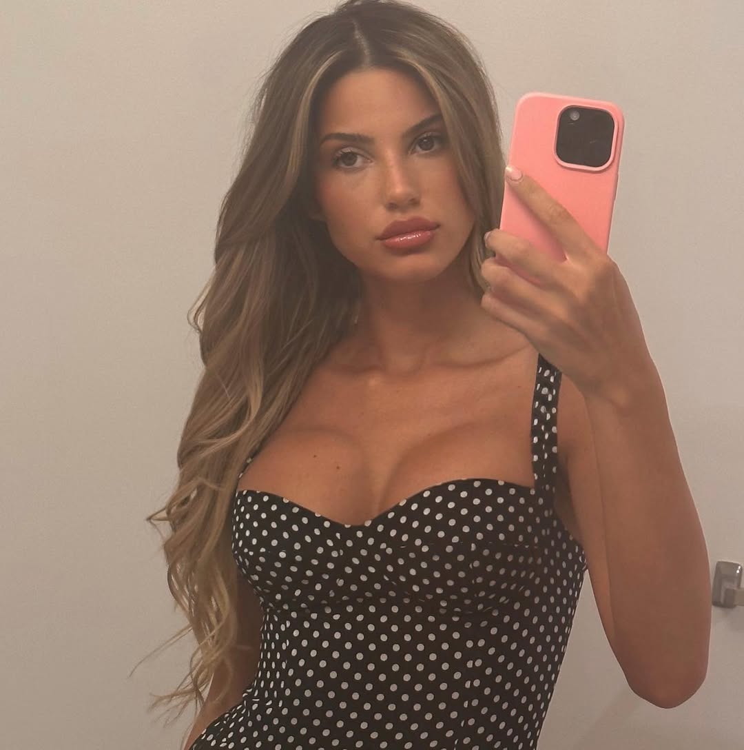Iris Kendall nude 9