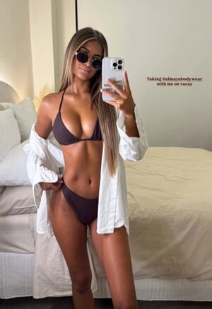 Isabella Czarnocki nude 7