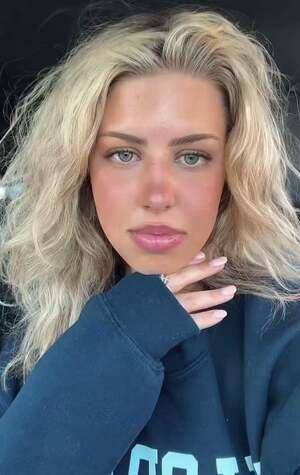 Isabella DeLuca nude 6