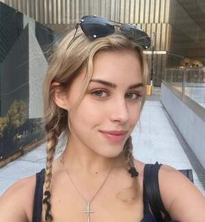 Isabella DeLuca nude 8