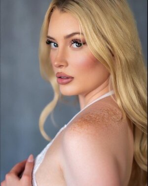 Isabella Strangmuller nude 6