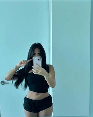 Isavbarr nude 10