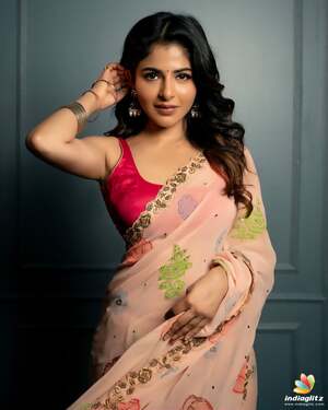 Iswarya Menon nude 11