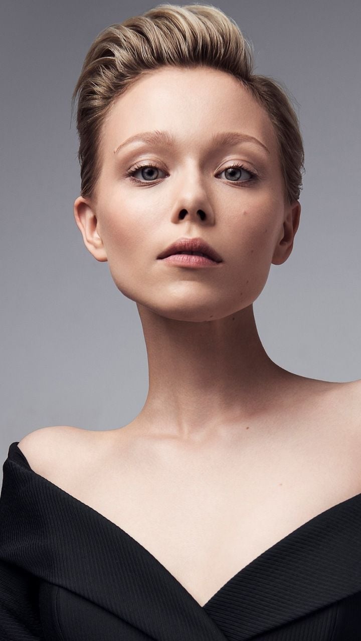 Ivanna Sakhno nude 8