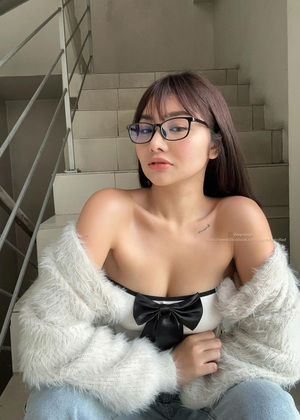Ivy Yvon nude 7