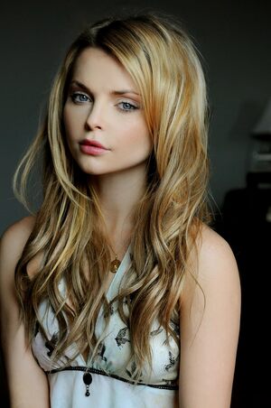 Izabella Miko nude 8