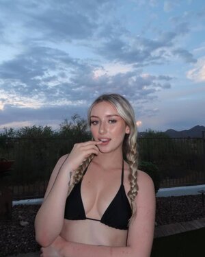 Izzy Rae nude 10