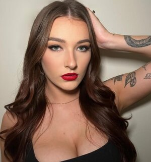 Jade Hutchison nude 10
