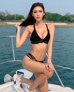 Jade Rasif nude 2