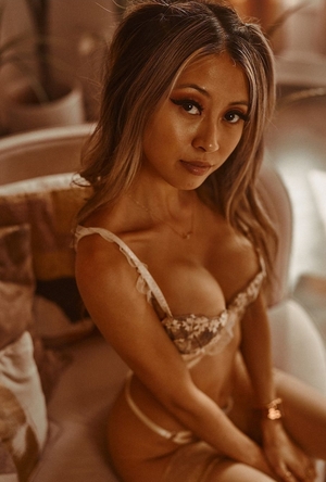 Jamie Luna nude 12