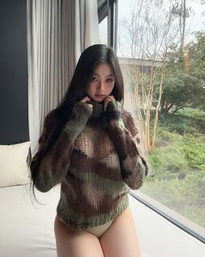 Jamie Tan nude 6