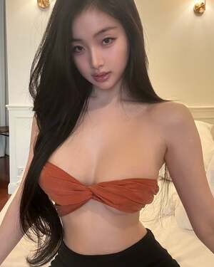 Jamie Tan nude 7
