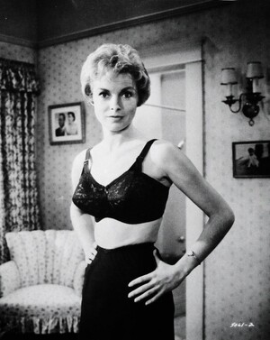 Janet Leigh nude 2