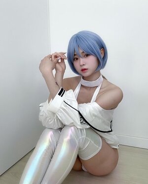 Jang Eunbi nude 4