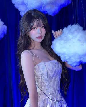 Jang Won-young nude 5
