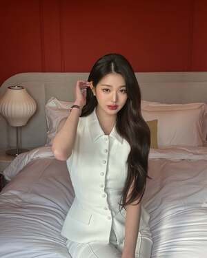 Jang Won-young nude 7