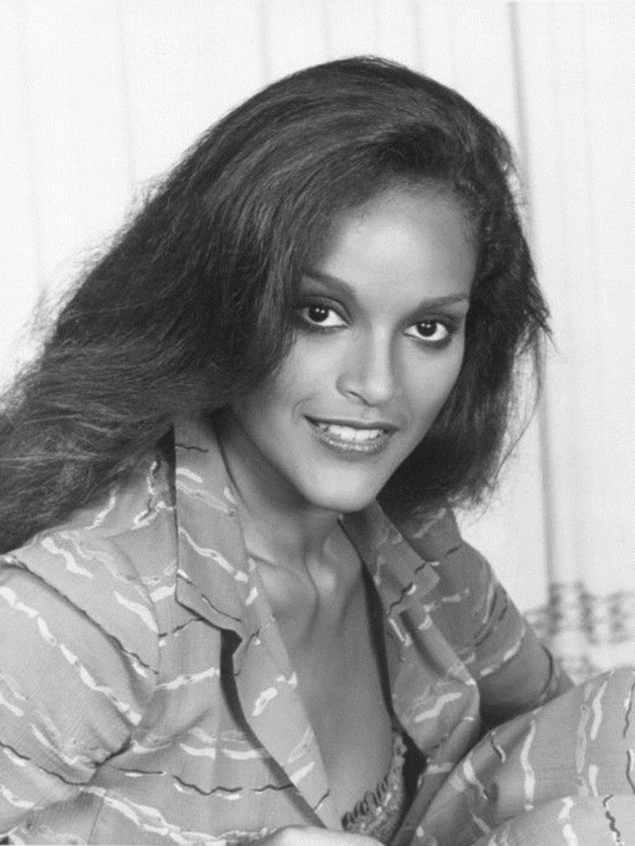 Jayne Kennedy nude 3