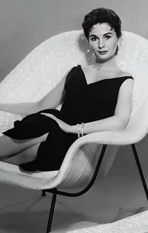 Jean Simmons nude 2
