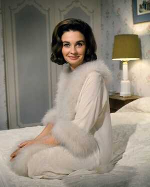 Jean Simmons nude 4