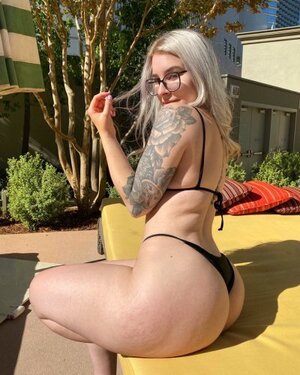Jen Bretty nude 1