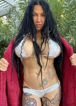 Jenevieve Hexxx nude 2