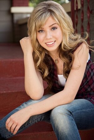 Jennette McCurdy nude 8