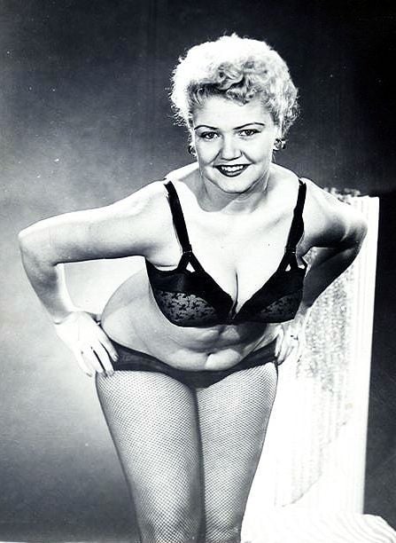 Jennie Lee nude 7