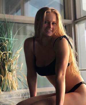 Jennifer Carlsson nude 12