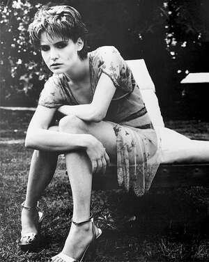 Jennifer Jason Leigh nude 10