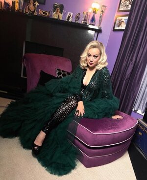 Jennifer Tilly nude 10