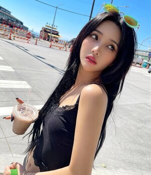 Jeon So-nee nude 8