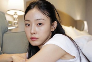 Jeon So-nee nude 9