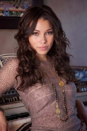 Jessica Parker Kennedy nude 11