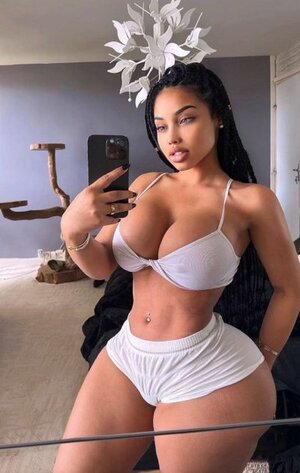 Jessy-Melissa Bara nude 3