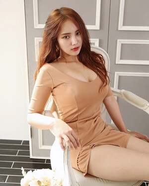 Ji Seong nude 12