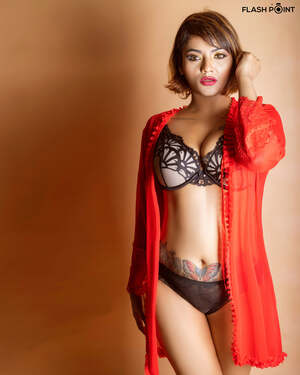 Jinnie Jaaz nude 6