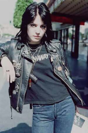 Joan Jett nude 9