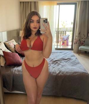Jodie Gardiner nude 6