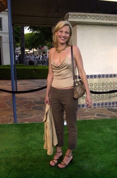 Joey Lauren Adams nude 3