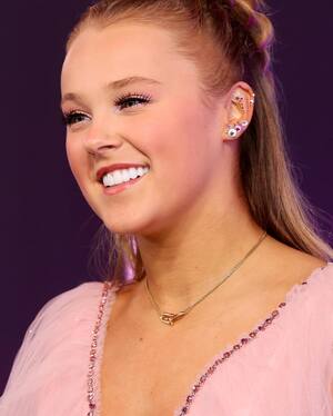 JoJo Siwa nude 11