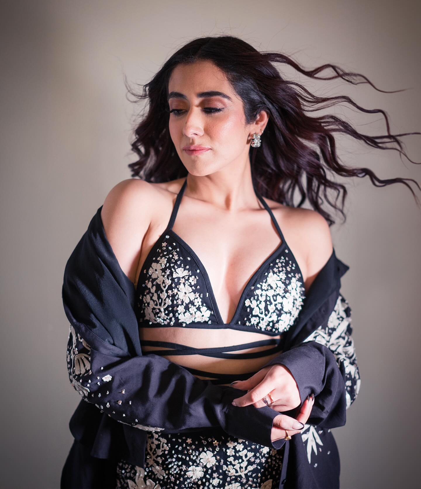 Jonita Gandhi nude 8