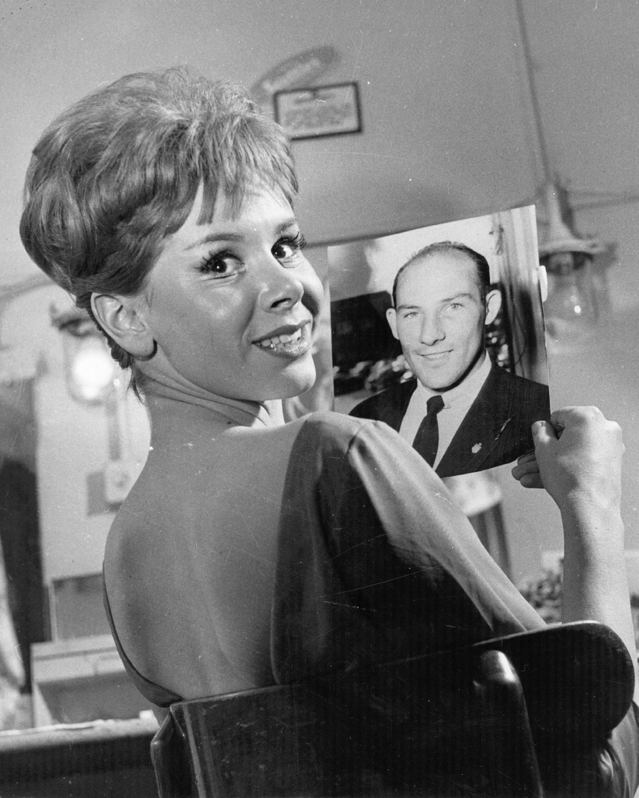 Judy Carne nude 6