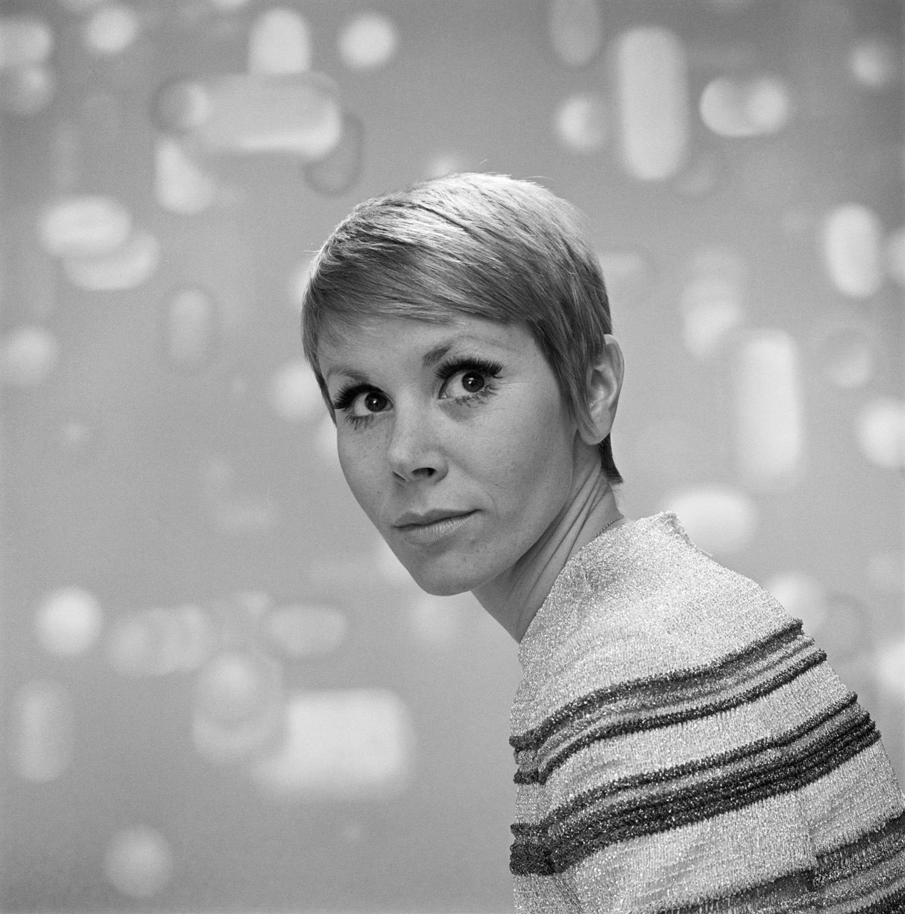 Judy Carne nude 8