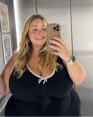 Juicee Fruitee nude 4