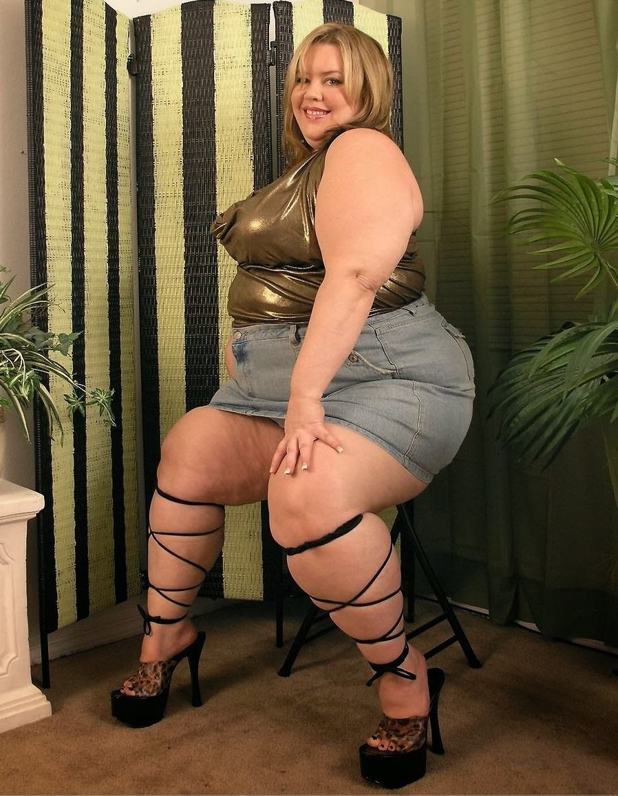 Juicy Little Fat Girl nude 4