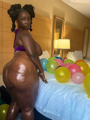 Juicy Thycc nude 3