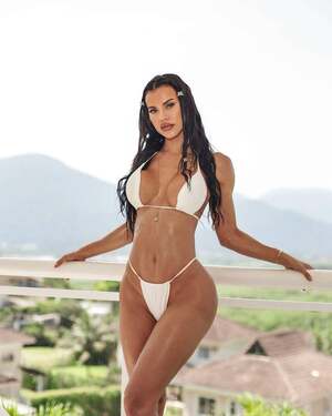 Juju Reis nude 9