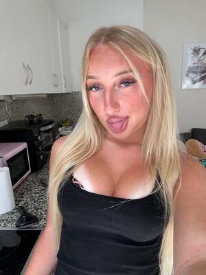 Juli Luxie nude 11